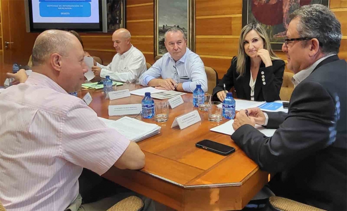Junta y OPAs abordan la ley de medidas para la mejora del funcionamiento de la cadena alimentaria