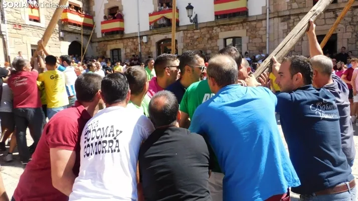 Pingada del Mayo en Vinuesa