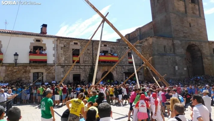 Pingada del Mayo en Vinuesa