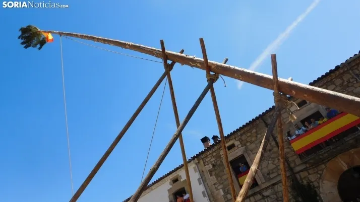 Pingada del Mayo en Vinuesa