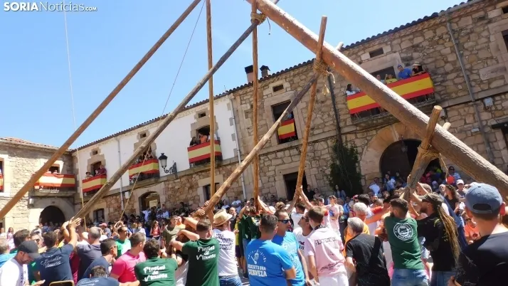 Pingada del Mayo en Vinuesa