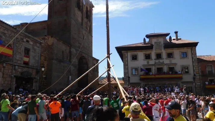 Pingada del Mayo en Vinuesa