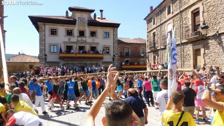 Pingada del Mayo en Vinuesa