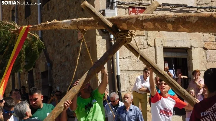 Pingada del Mayo en Vinuesa