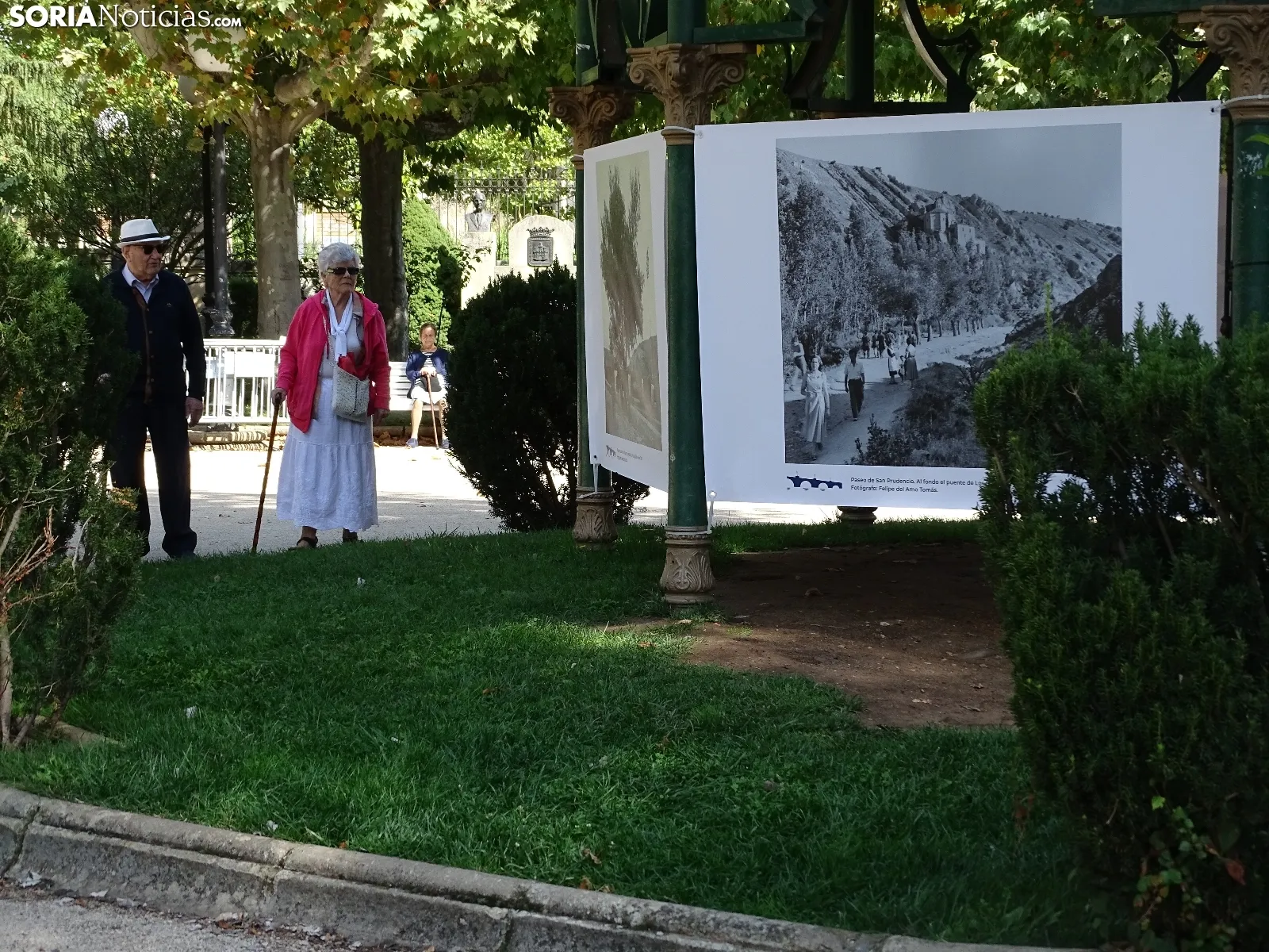 Foto 2 - Abre la muestra 'Las edades del r&iacute;o. Del Perejinal a San Saturio' 