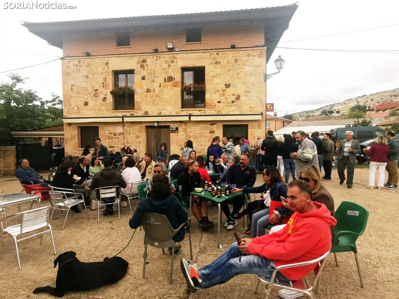 Foto 2 - Fuentetoba despide el verano con paella, macarrones y m&uacute;sica de Sabina