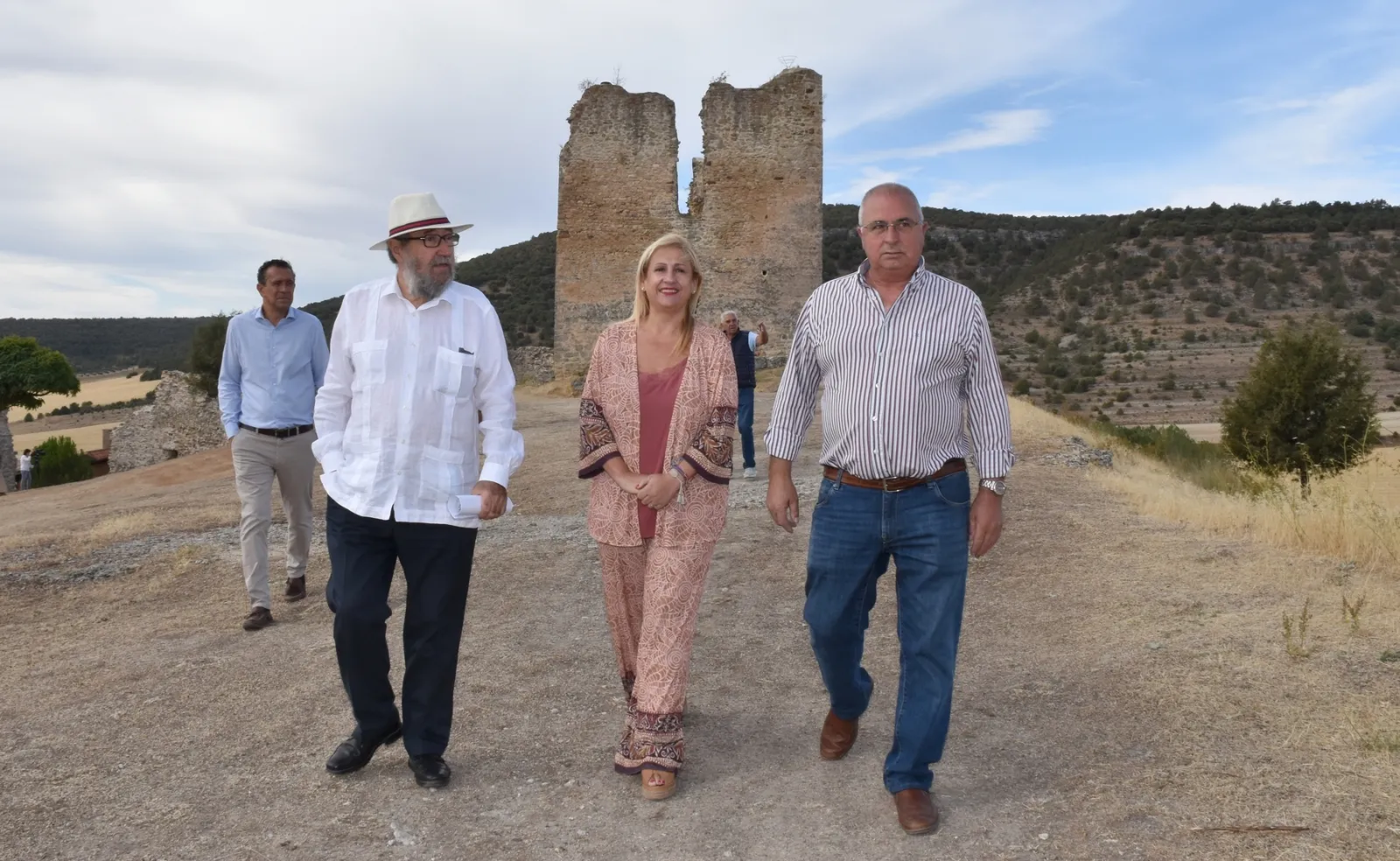 Una imagen de la visita oficial hoy al castillo. /Jta.