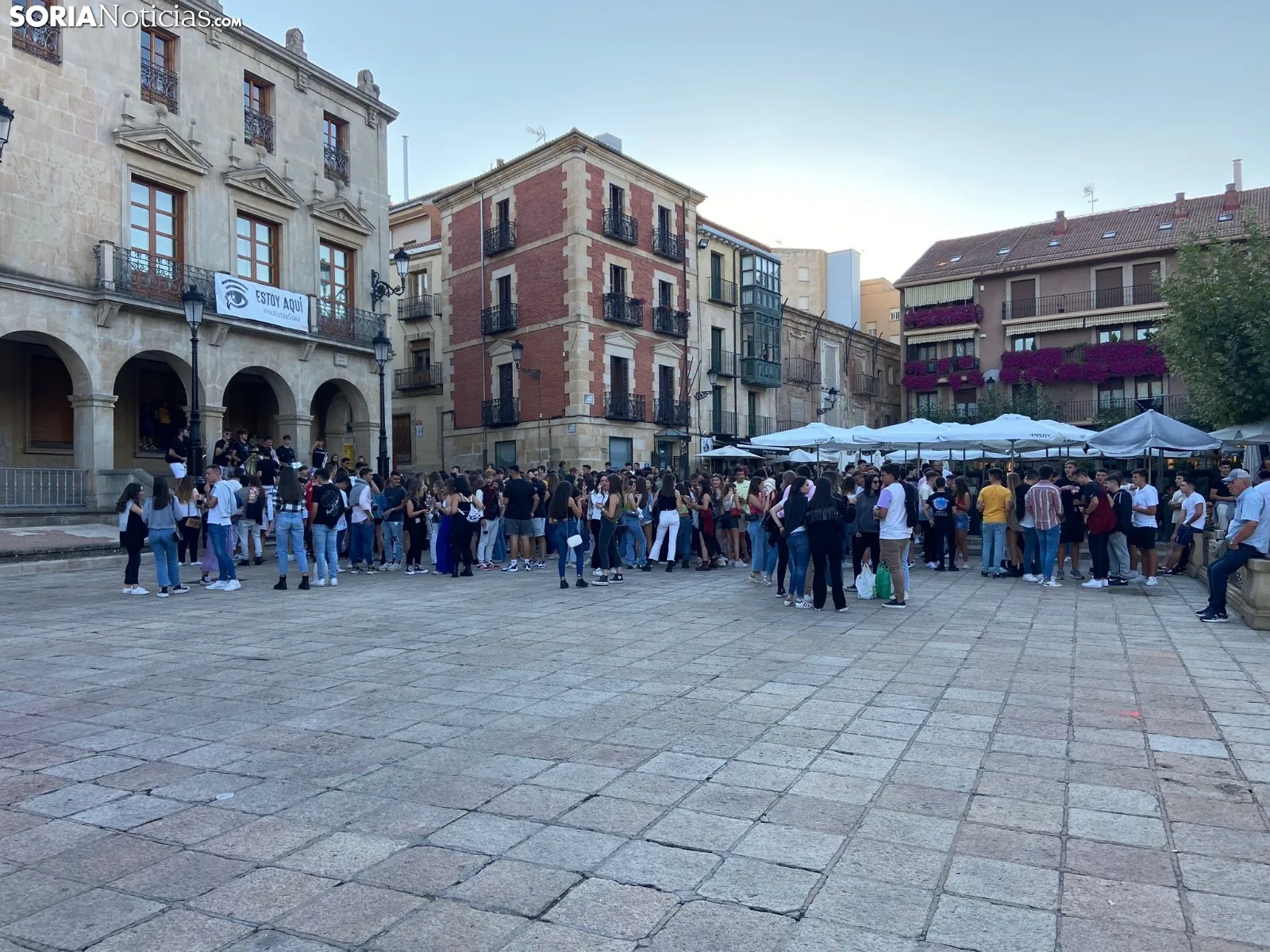 Ambiente festivo y universitario en el centro de la ciudad este jueves. /MF