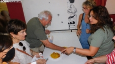 Fotos: alrededor de 300 vecinos de Los Pajaritos celebran sus fiestas con una paella popular