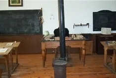 Foto 6 - 1929: 'Retrato de maestro y escolares' en Pinilla del Olmo. Relato de la di&aacute;spora soriana 