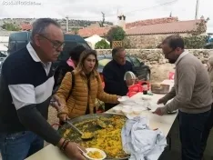 Foto 6 - Fuentetoba despide el verano con paella, macarrones y m&uacute;sica de Sabina