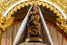 Fotos: ba&ntilde;o de masas a la Virgen de Inodejo en su romer&iacute;a 