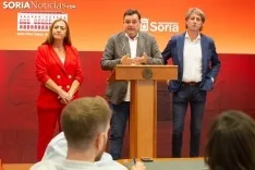 Virginia Barcones, Víctor Fernández y Carlos Martínez en Soria. /María Ferrer