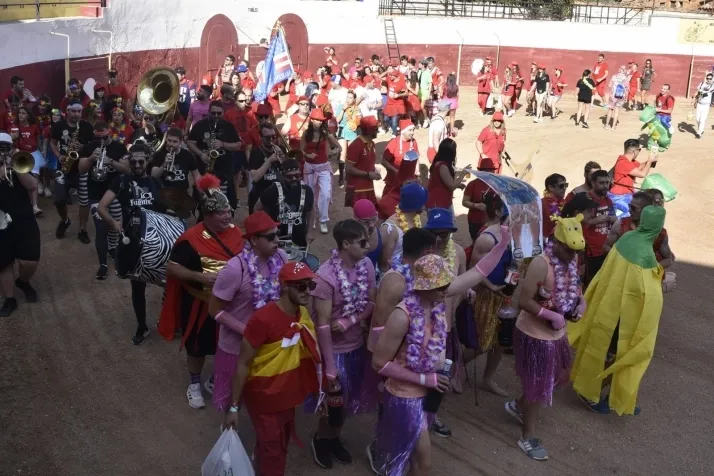 Mucho color y un divertido ambiente en las fiestas de Arcos de Jal&oacute;n