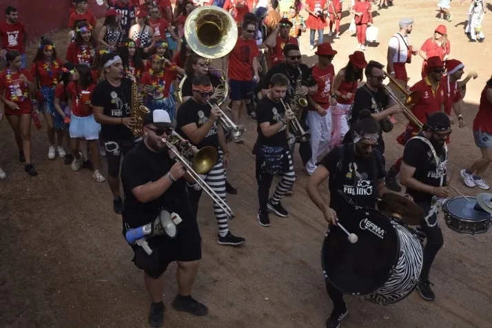 Mucho color y un divertido ambiente en las fiestas de Arcos de Jal&oacute;n