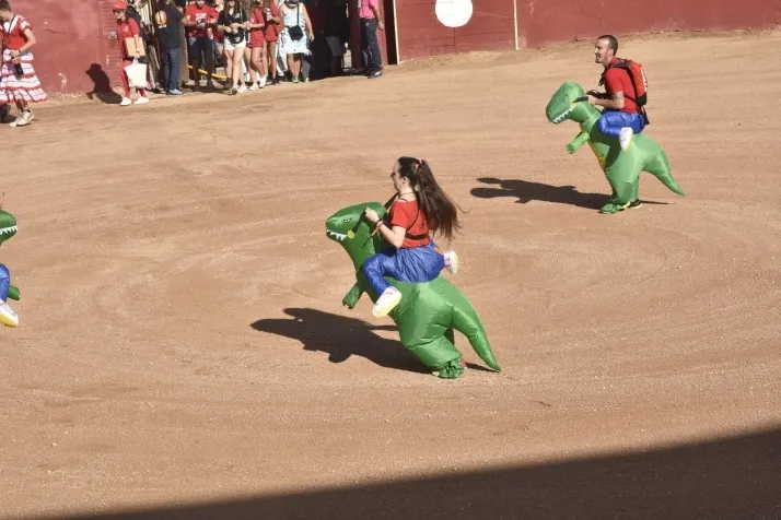 Mucho color y un divertido ambiente en las fiestas de Arcos de Jal&oacute;n