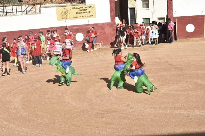 Mucho color y un divertido ambiente en las fiestas de Arcos de Jal&oacute;n