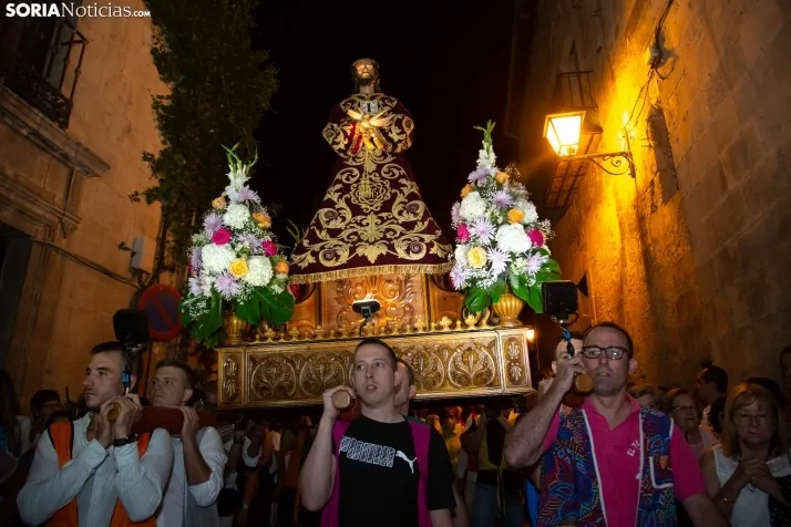 GALERÍA | Almazán resuena con fuerza en La Bajada de Jesús