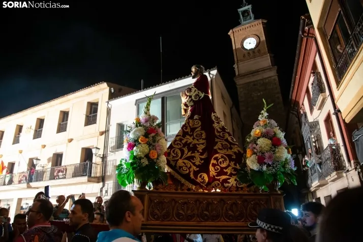 GALERÍA | Almazán resuena con fuerza en La Bajada de Jesús