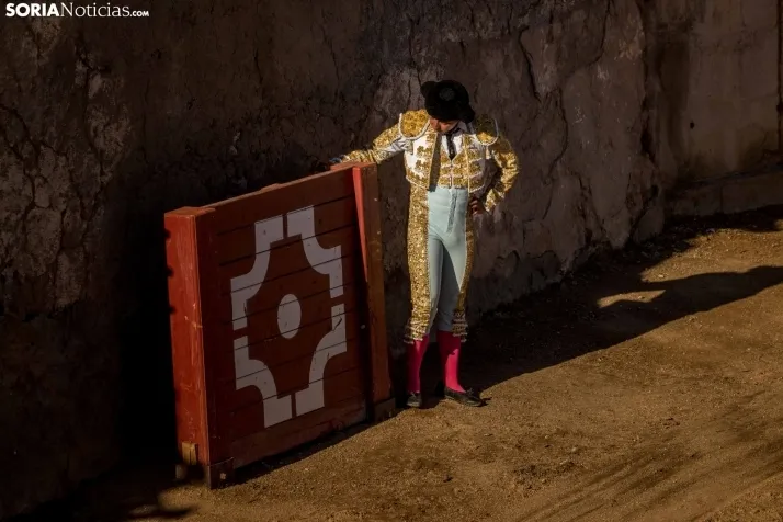 Fotos: el encierro y la novillada protagonizaron el s&aacute;bado de fiestas en Deza