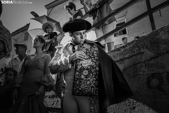 Fotos: el encierro y la novillada protagonizaron el s&aacute;bado de fiestas en Deza