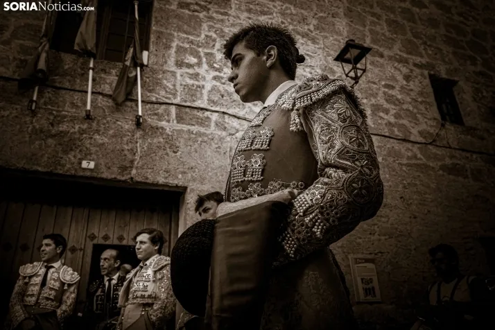 Fotos: el encierro y la novillada protagonizaron el s&aacute;bado de fiestas en Deza
