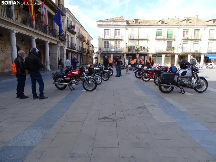 Una imagen de la concentración en la plaza Mayor burgense. /SN