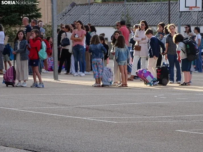 Uno de los centros educativos de la capital esta mañana de viernes. /SN