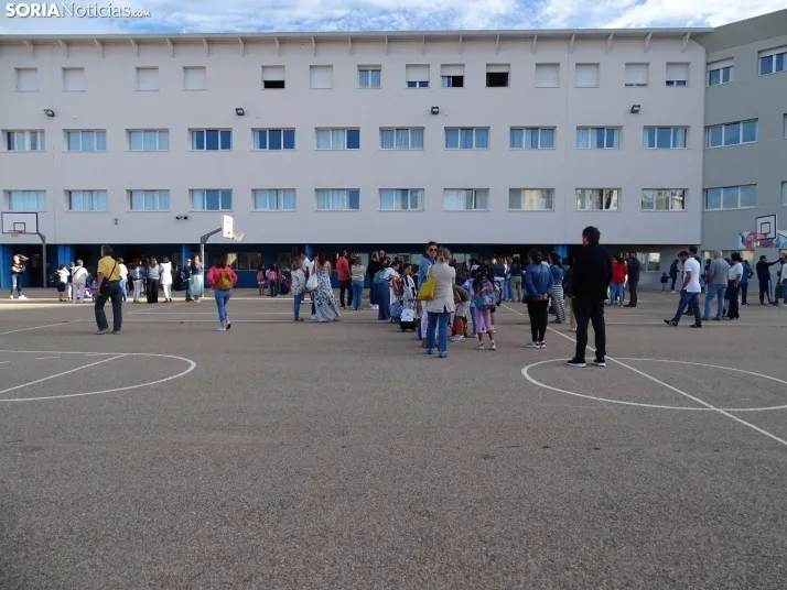 Uno de los centros educativos de la capital esta mañana de viernes. /SN
