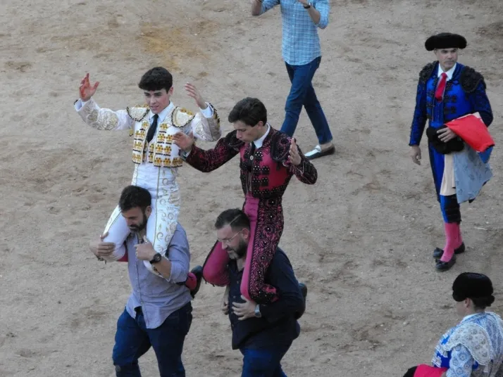 Mucho color y un divertido ambiente en las fiestas de Arcos de Jal&oacute;n