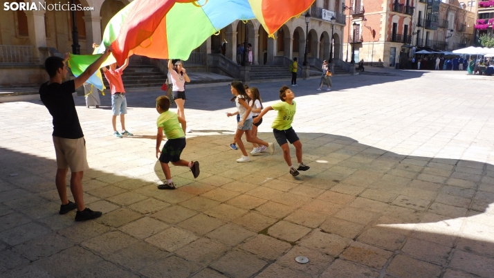 Fotos: los m&aacute;s peque&ntilde;os disfrutan de las fiestas del Casco Viejo con una gymkana 