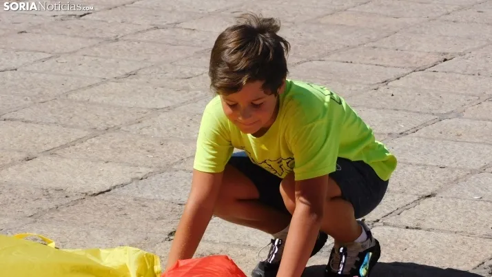 Fotos: los m&aacute;s peque&ntilde;os disfrutan de las fiestas del Casco Viejo con una gymkana 