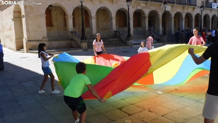 Fotos: los m&aacute;s peque&ntilde;os disfrutan de las fiestas del Casco Viejo con una gymkana 