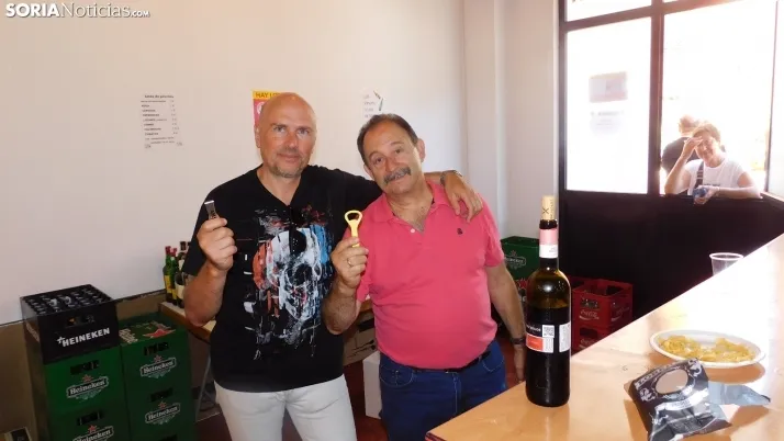 Fotos: alrededor de 300 vecinos de Los Pajaritos celebran sus fiestas con una paella popular