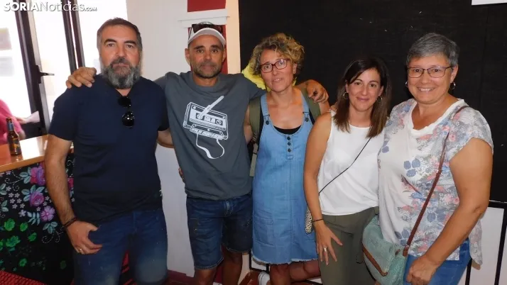 Fotos: alrededor de 300 vecinos de Los Pajaritos celebran sus fiestas con una paella popular