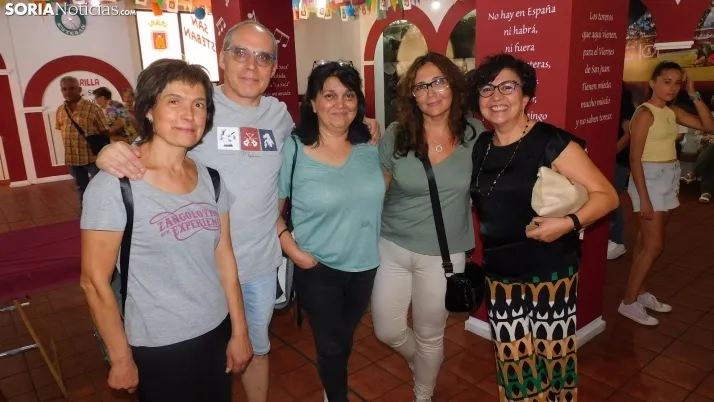 Fotos: alrededor de 300 vecinos de Los Pajaritos celebran sus fiestas con una paella popular