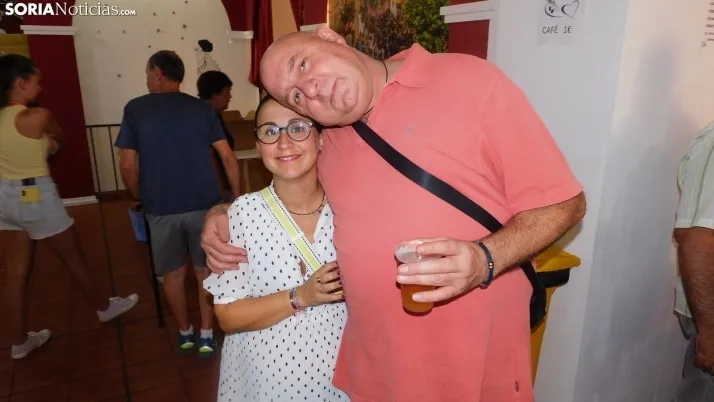 Fotos: alrededor de 300 vecinos de Los Pajaritos celebran sus fiestas con una paella popular