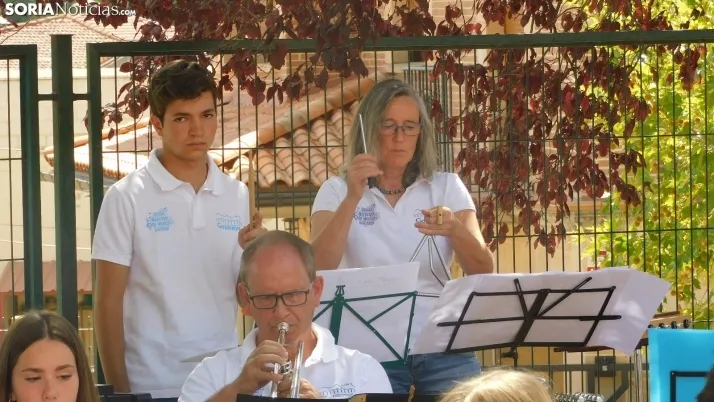Fotos: la Banda Municipal de Golmayo cierra las fiestas de Fuentetoba con su estilo rompedor