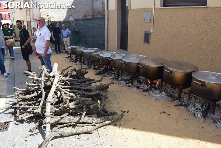 Galer&iacute;a de im&aacute;genes: alubiada en &Oacute;lvega para unas 3.200 personas