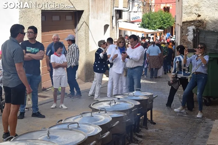 Galer&iacute;a de im&aacute;genes: alubiada en &Oacute;lvega para unas 3.200 personas