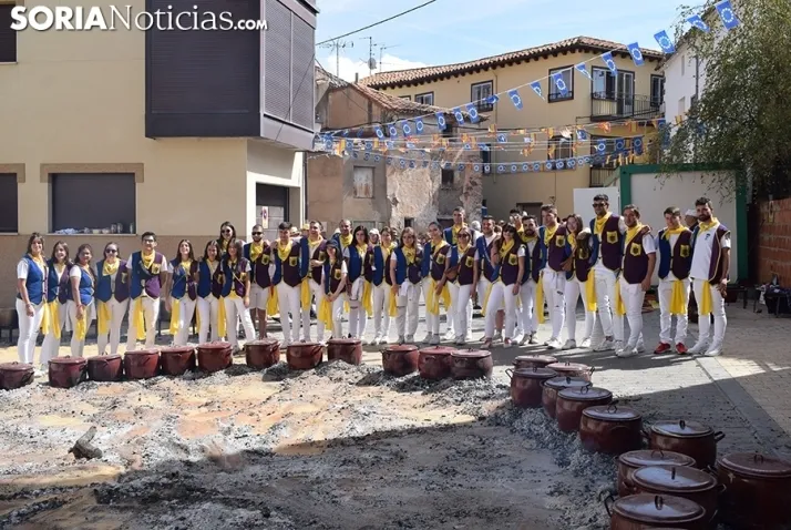 Galer&iacute;a de im&aacute;genes: alubiada en &Oacute;lvega para unas 3.200 personas