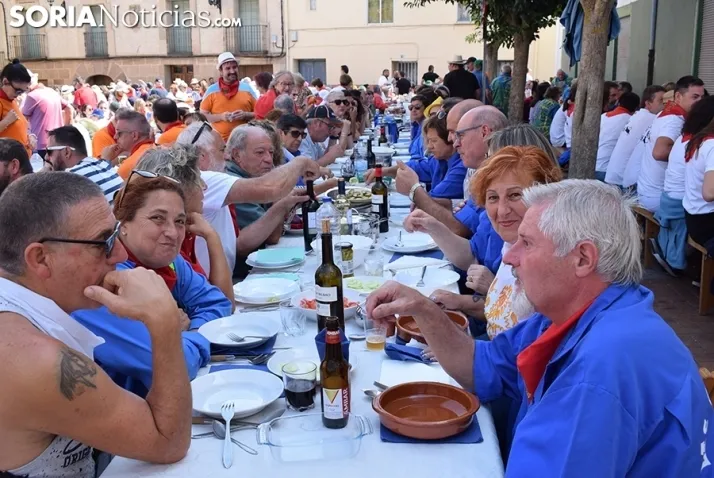 Galer&iacute;a de im&aacute;genes: alubiada en &Oacute;lvega para unas 3.200 personas