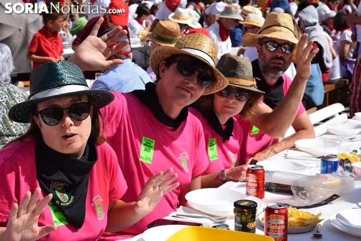 Galer&iacute;a de im&aacute;genes: alubiada en &Oacute;lvega para unas 3.200 personas