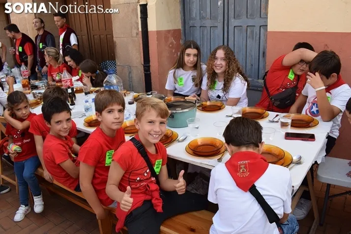 Galer&iacute;a de im&aacute;genes: alubiada en &Oacute;lvega para unas 3.200 personas