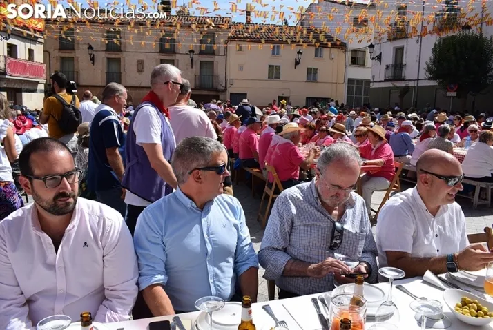 Galer&iacute;a de im&aacute;genes: alubiada en &Oacute;lvega para unas 3.200 personas
