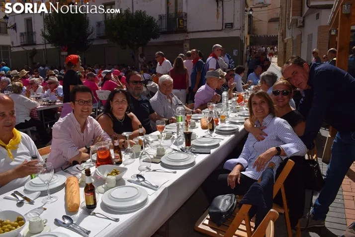 Galer&iacute;a de im&aacute;genes: alubiada en &Oacute;lvega para unas 3.200 personas