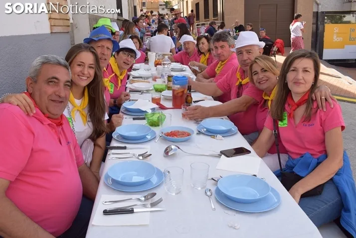Galer&iacute;a de im&aacute;genes: alubiada en &Oacute;lvega para unas 3.200 personas