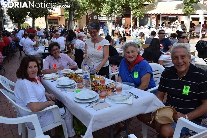 Galer&iacute;a de im&aacute;genes: alubiada en &Oacute;lvega para unas 3.200 personas