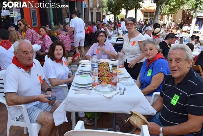 Galer&iacute;a de im&aacute;genes: alubiada en &Oacute;lvega para unas 3.200 personas