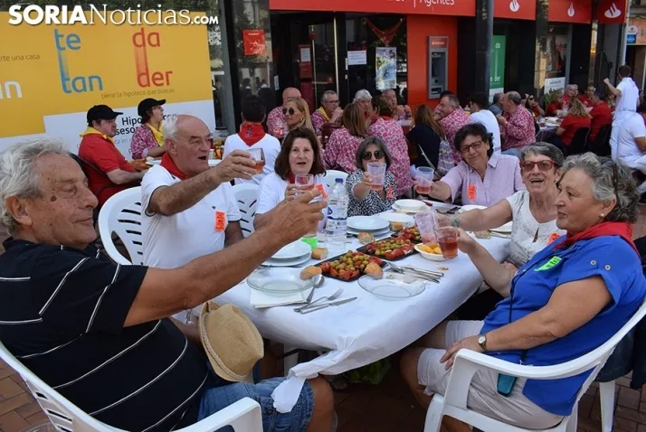 Galer&iacute;a de im&aacute;genes: alubiada en &Oacute;lvega para unas 3.200 personas